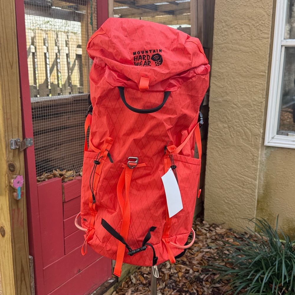 Mountain Hardwear Scrambler 35L Backpack Unisex M/L Outdoor Travel Utility New
